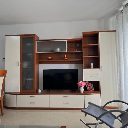 شقة Apartman Ruza بولا المظهر الخارجي الصورة