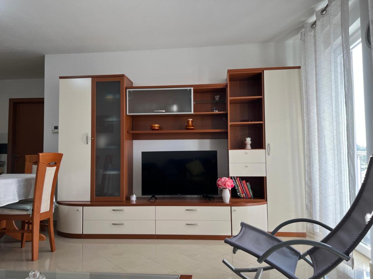 شقة Apartman Ruza بولا المظهر الخارجي الصورة
