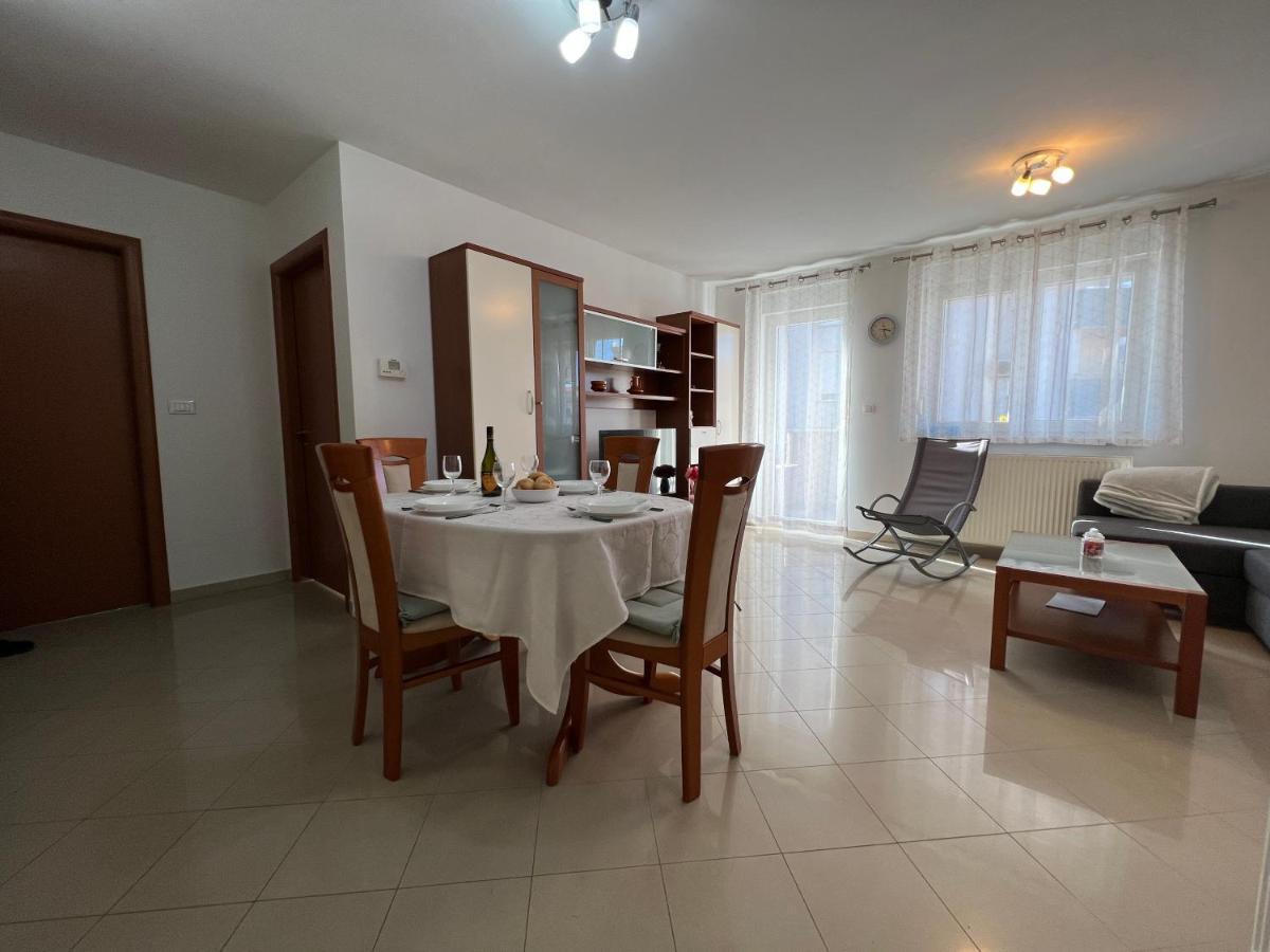 شقة Apartman Ruza بولا المظهر الخارجي الصورة