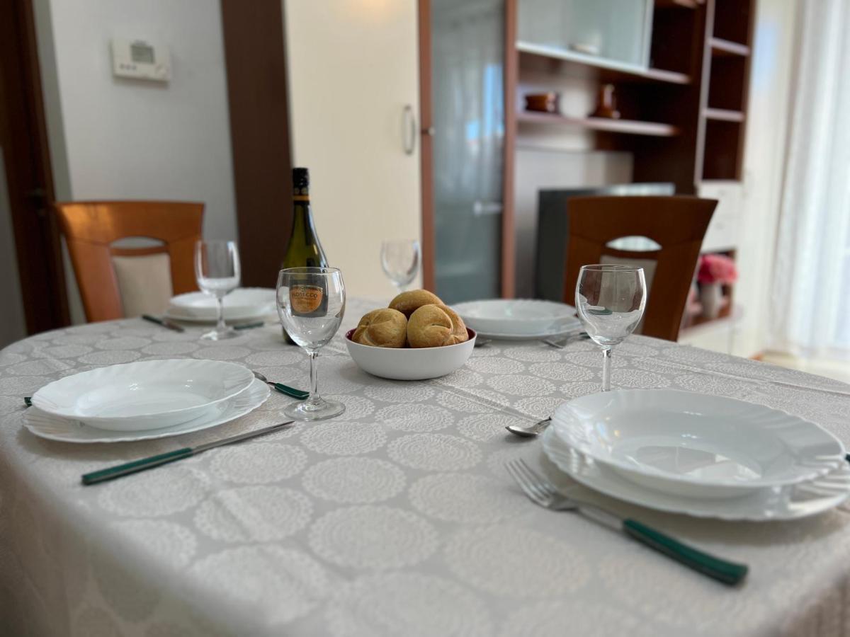شقة Apartman Ruza بولا المظهر الخارجي الصورة