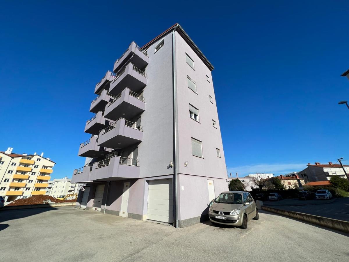 شقة Apartman Ruza بولا المظهر الخارجي الصورة